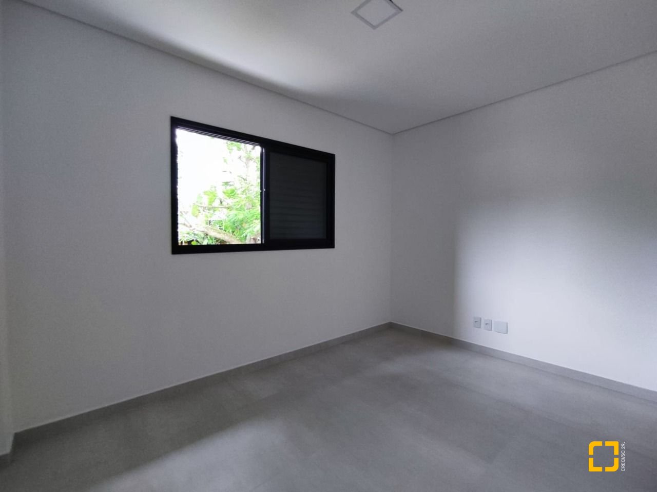Casa com 89m², 4 quartos (sendo 2 suítes), 2 garagens, no bairro Rio Vermelho em Florianópolis