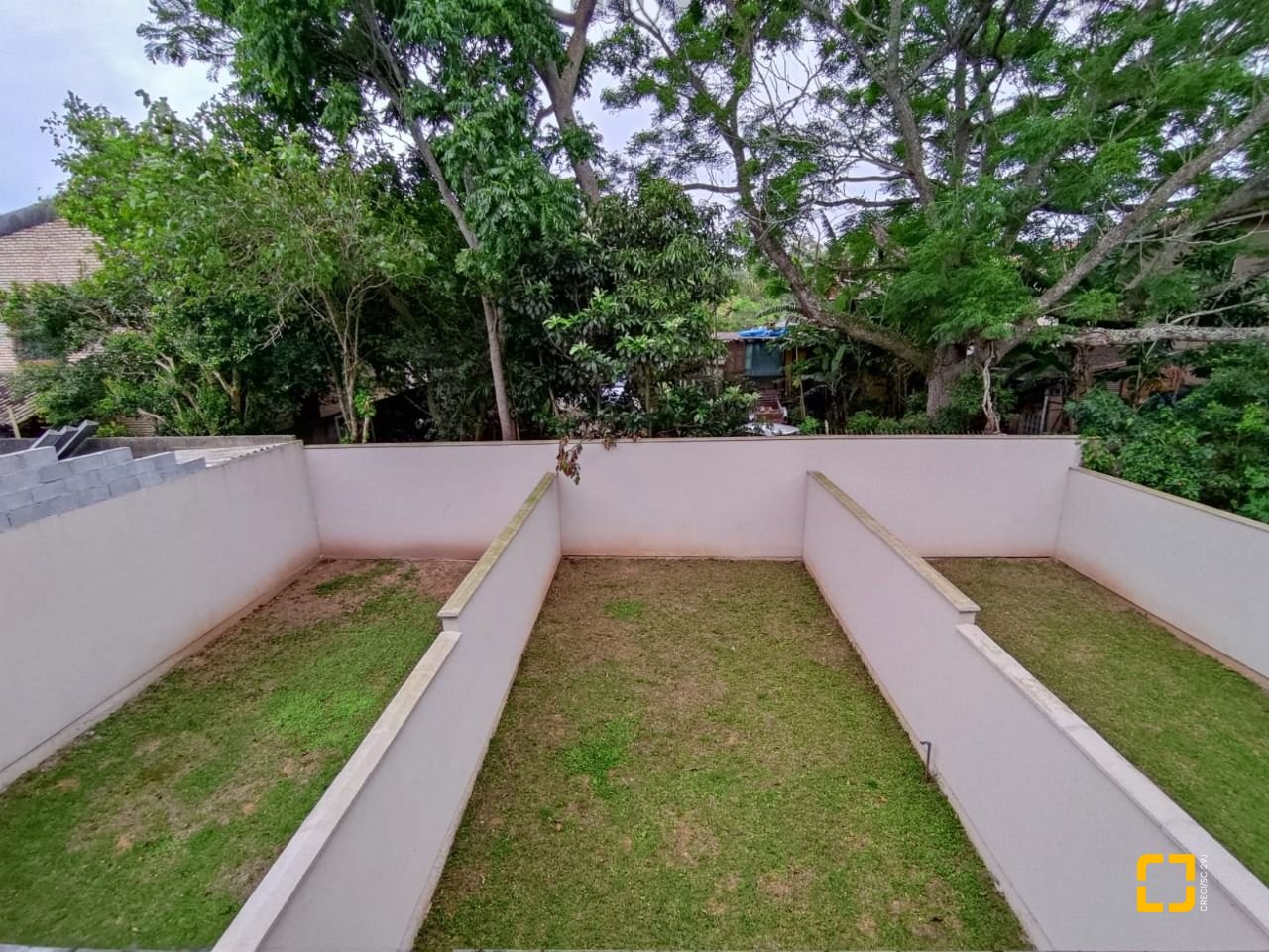 Casa com 89m², 4 quartos (sendo 2 suítes), 2 garagens, no bairro Rio Vermelho em Florianópolis