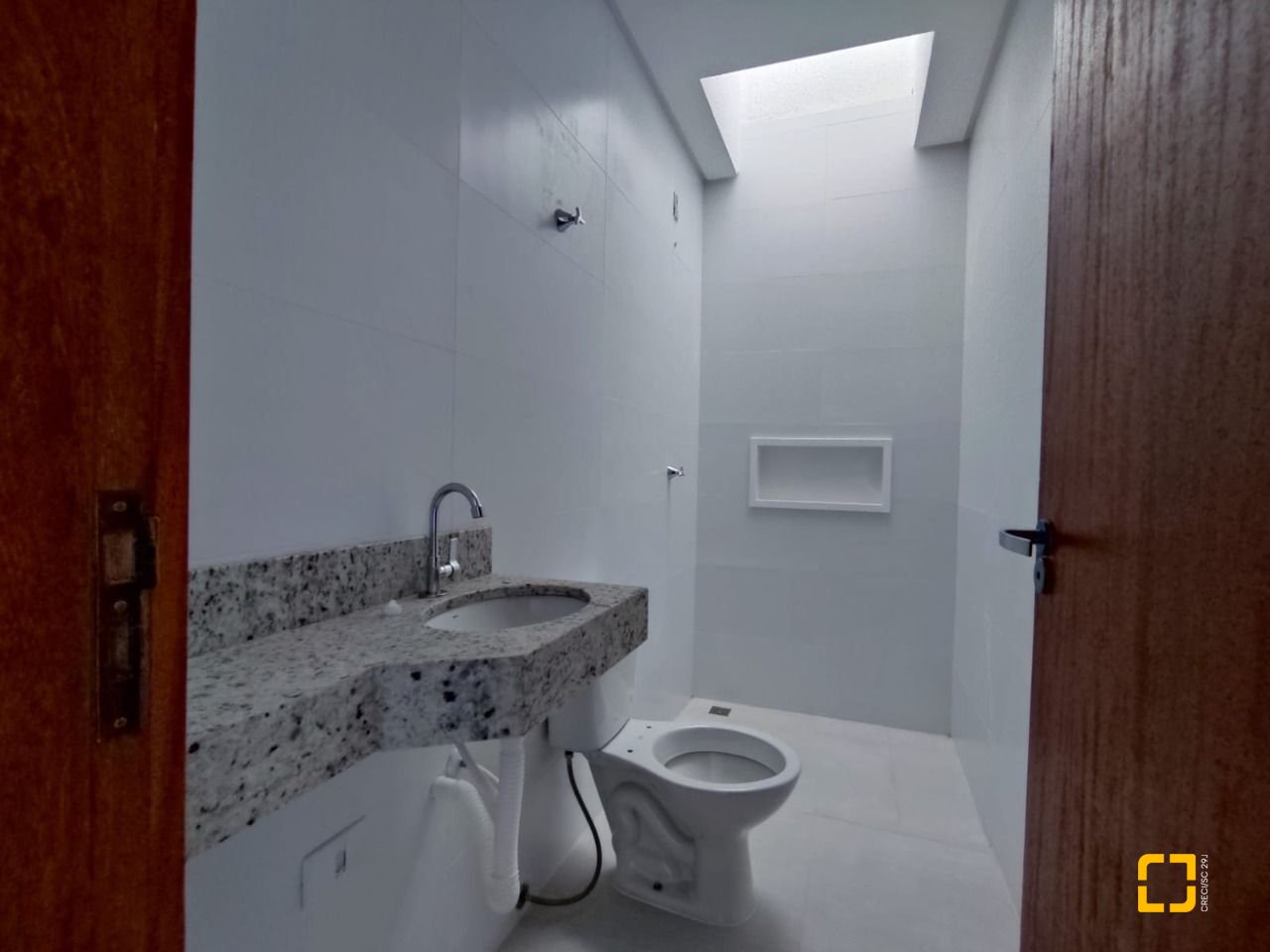 Casa com 89m², 4 quartos (sendo 2 suítes), 2 garagens, no bairro Rio Vermelho em Florianópolis
