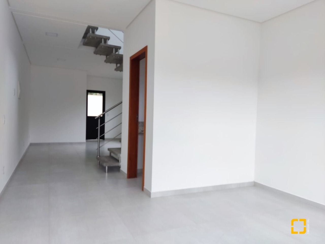 Casa com 85m², 4 quartos (sendo 2 suítes), 2 garagens, no bairro Rio Vermelho em Florianópolis