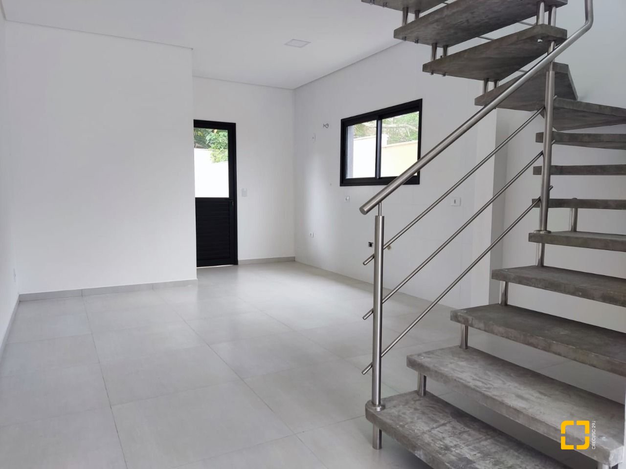 Casa com 85m², 4 quartos (sendo 2 suítes), 2 garagens, no bairro Rio Vermelho em Florianópolis
