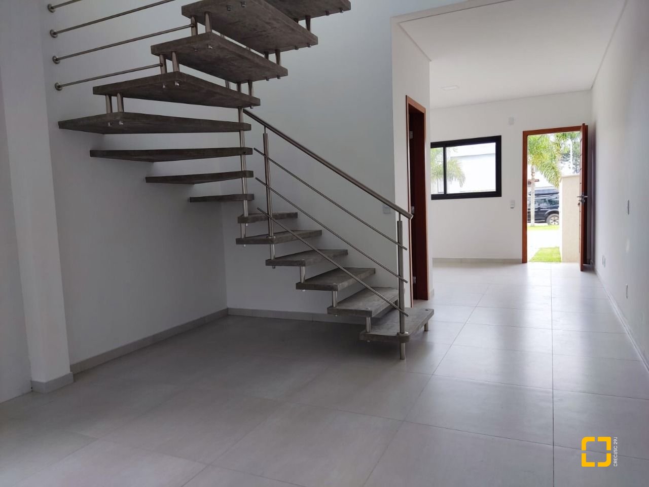 Casa com 85m², 4 quartos (sendo 2 suítes), 2 garagens, no bairro Rio Vermelho em Florianópolis