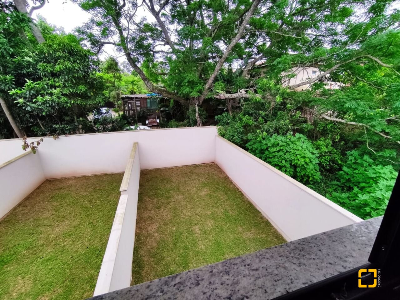 Casa com 85m², 4 quartos (sendo 2 suítes), 2 garagens, no bairro Rio Vermelho em Florianópolis