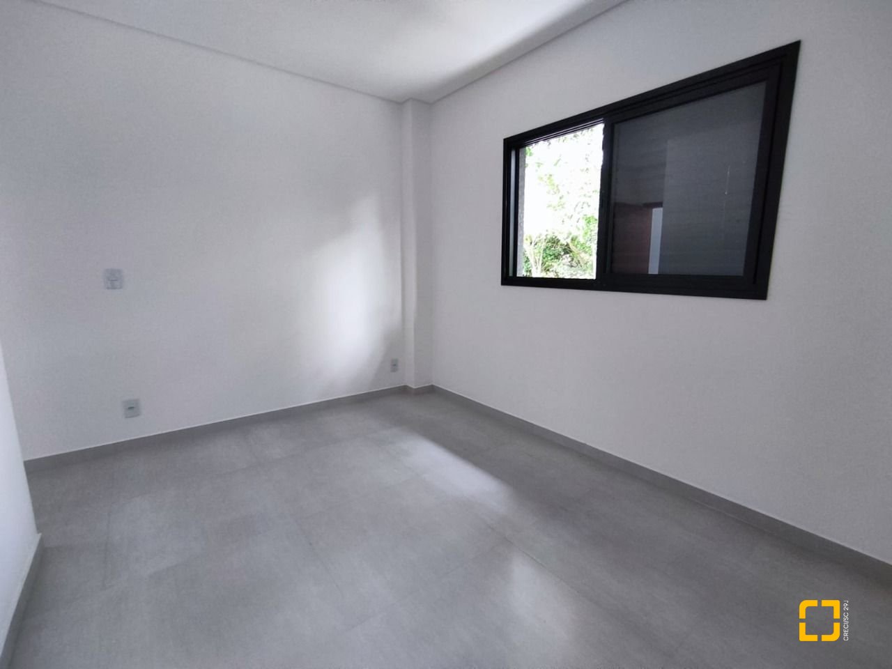 Casa com 85m², 4 quartos (sendo 2 suítes), 2 garagens, no bairro Rio Vermelho em Florianópolis