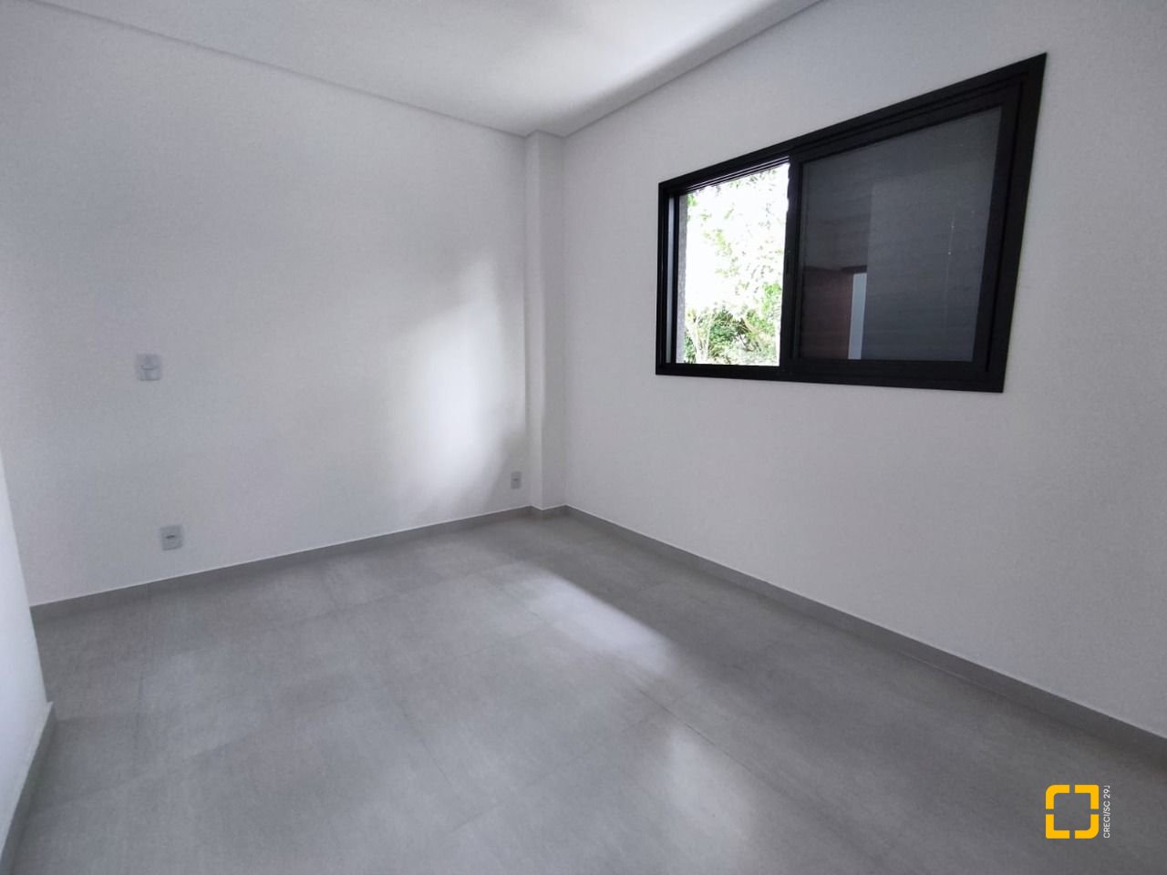 Casa com 85m², 4 quartos (sendo 2 suítes), 2 garagens, no bairro Rio Vermelho em Florianópolis