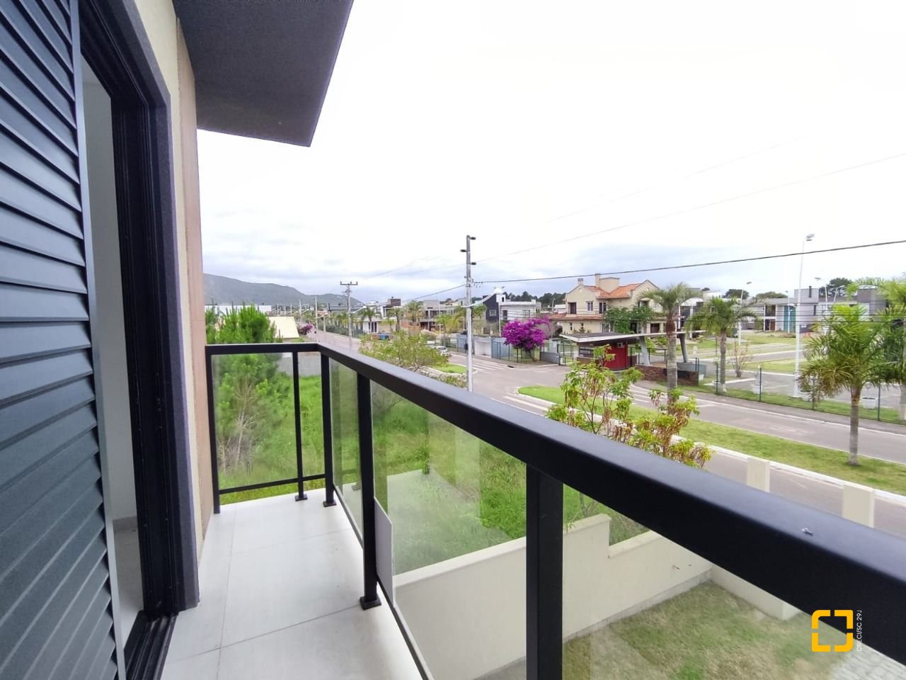 Casa com 85m², 4 quartos (sendo 2 suítes), 2 garagens, no bairro Rio Vermelho em Florianópolis