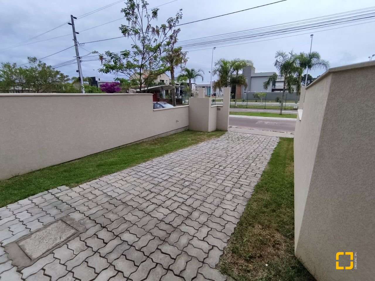 Casa com 85m², 4 quartos (sendo 2 suítes), 2 garagens, no bairro Rio Vermelho em Florianópolis