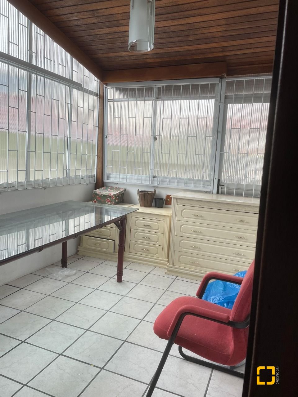 Casa com 219m², 2 quartos, 1 garagem, no bairro Capoeiras em Florianópolis