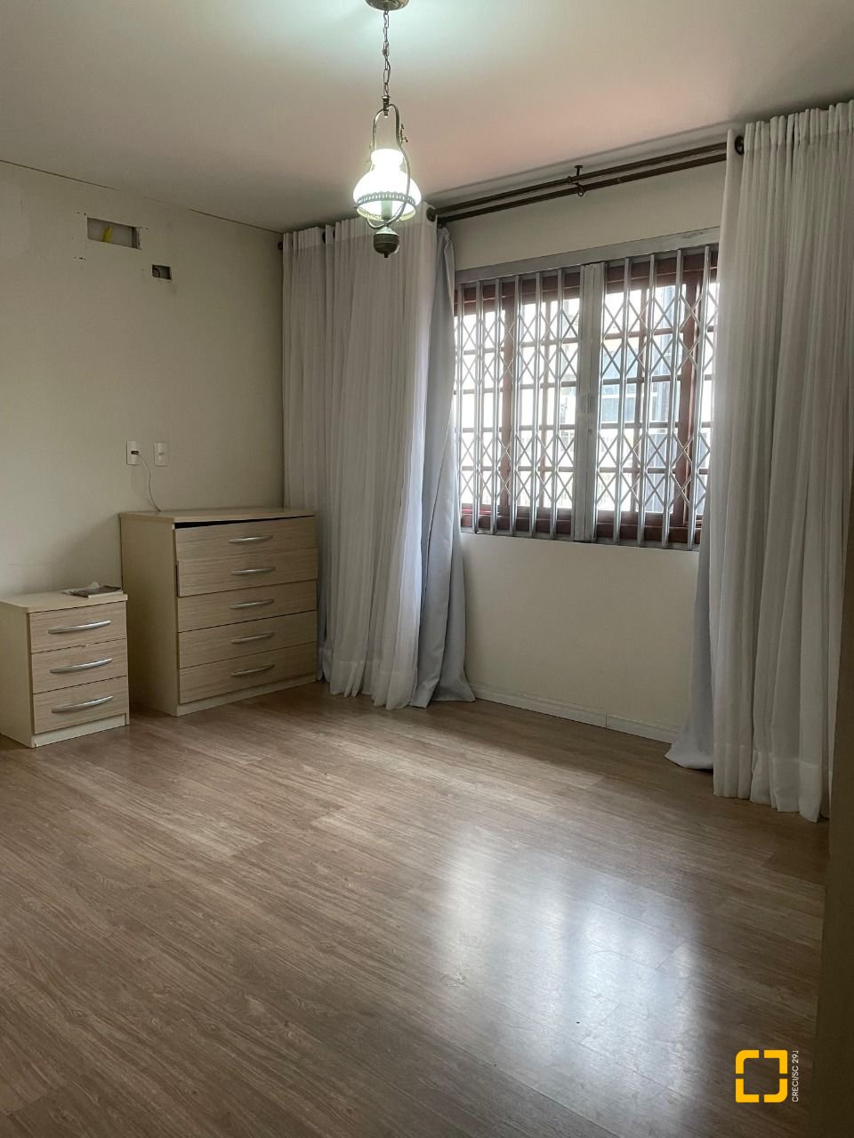 Casa com 219m², 2 quartos, 1 garagem, no bairro Capoeiras em Florianópolis