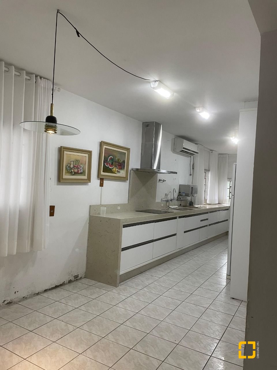 Casa com 219m², 2 quartos, 1 garagem, no bairro Capoeiras em Florianópolis