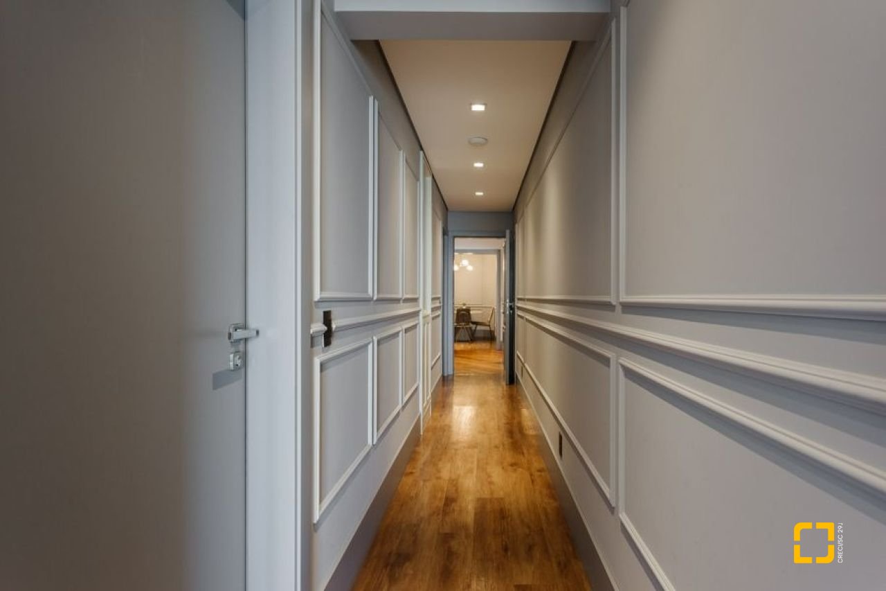 Apartamento com 250m², 3 quartos (sendo 3 suítes), 2 garagens, no bairro Beiramar em Florianópolis