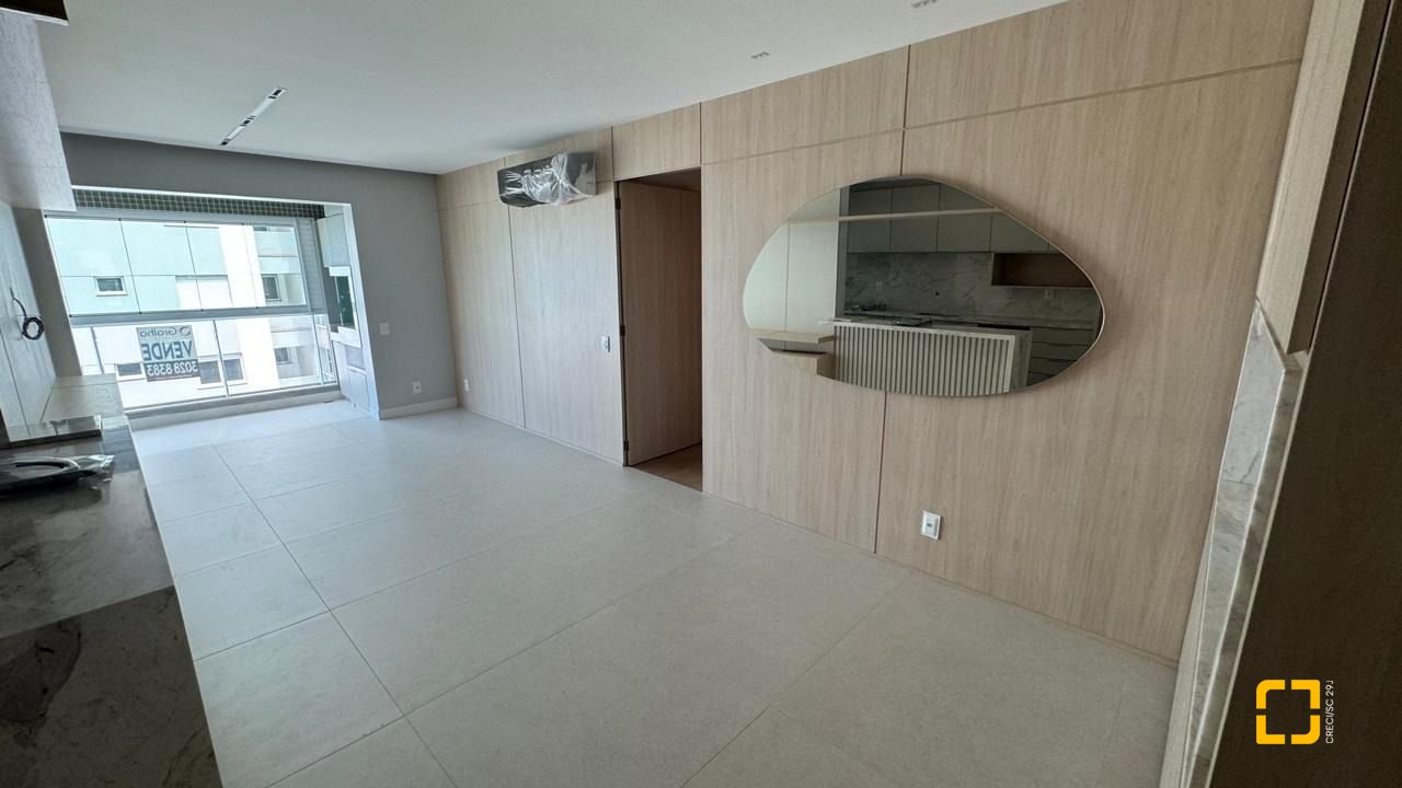 Apartamento com 102m², 4 quartos (sendo 1 suíte), 2 garagens, no bairro Jardim Atlântico em Florianópolis