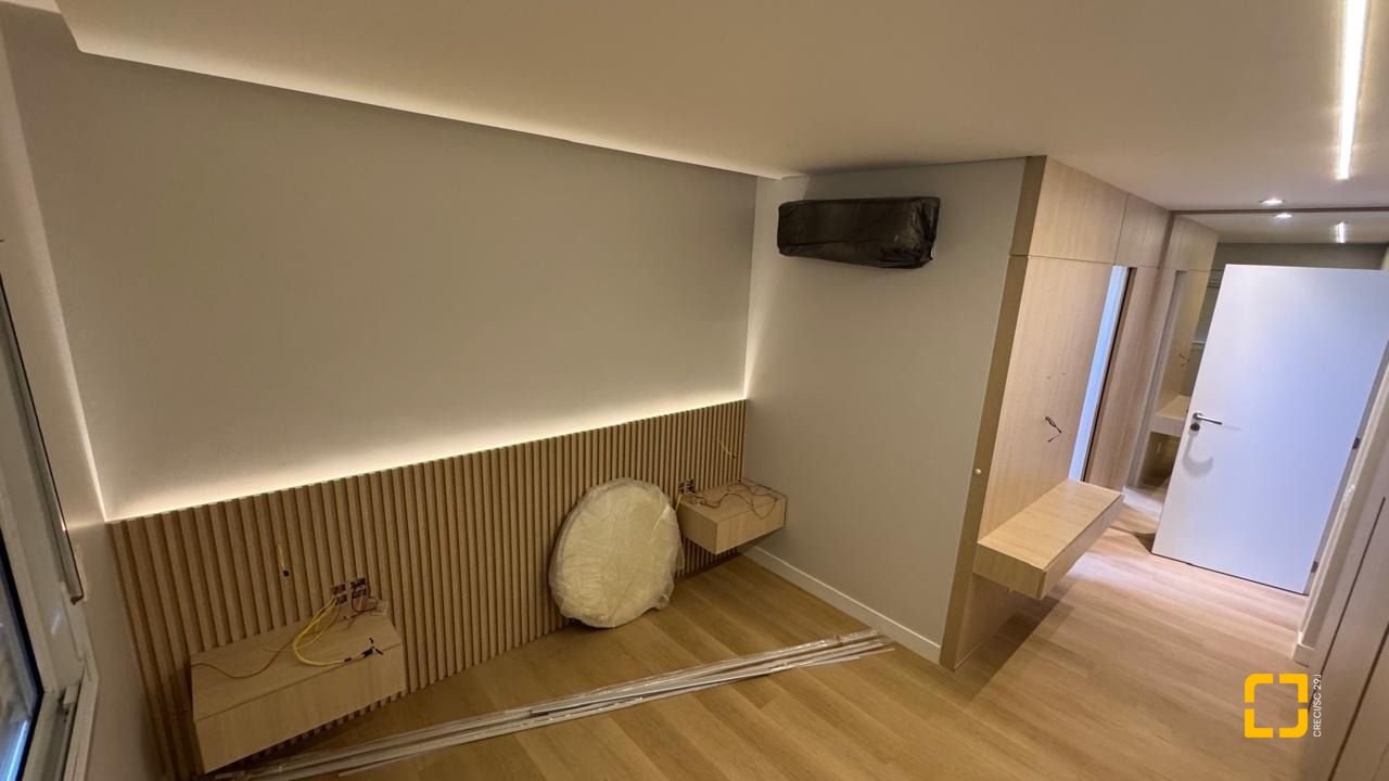 Apartamento com 102m², 4 quartos (sendo 1 suíte), 2 garagens, no bairro Jardim Atlântico em Florianópolis