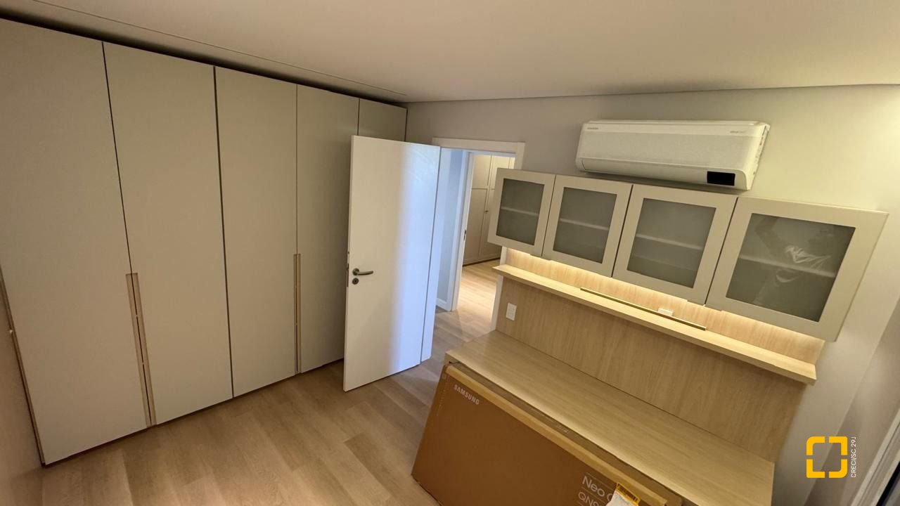 Apartamento com 102m², 4 quartos (sendo 1 suíte), 2 garagens, no bairro Jardim Atlântico em Florianópolis