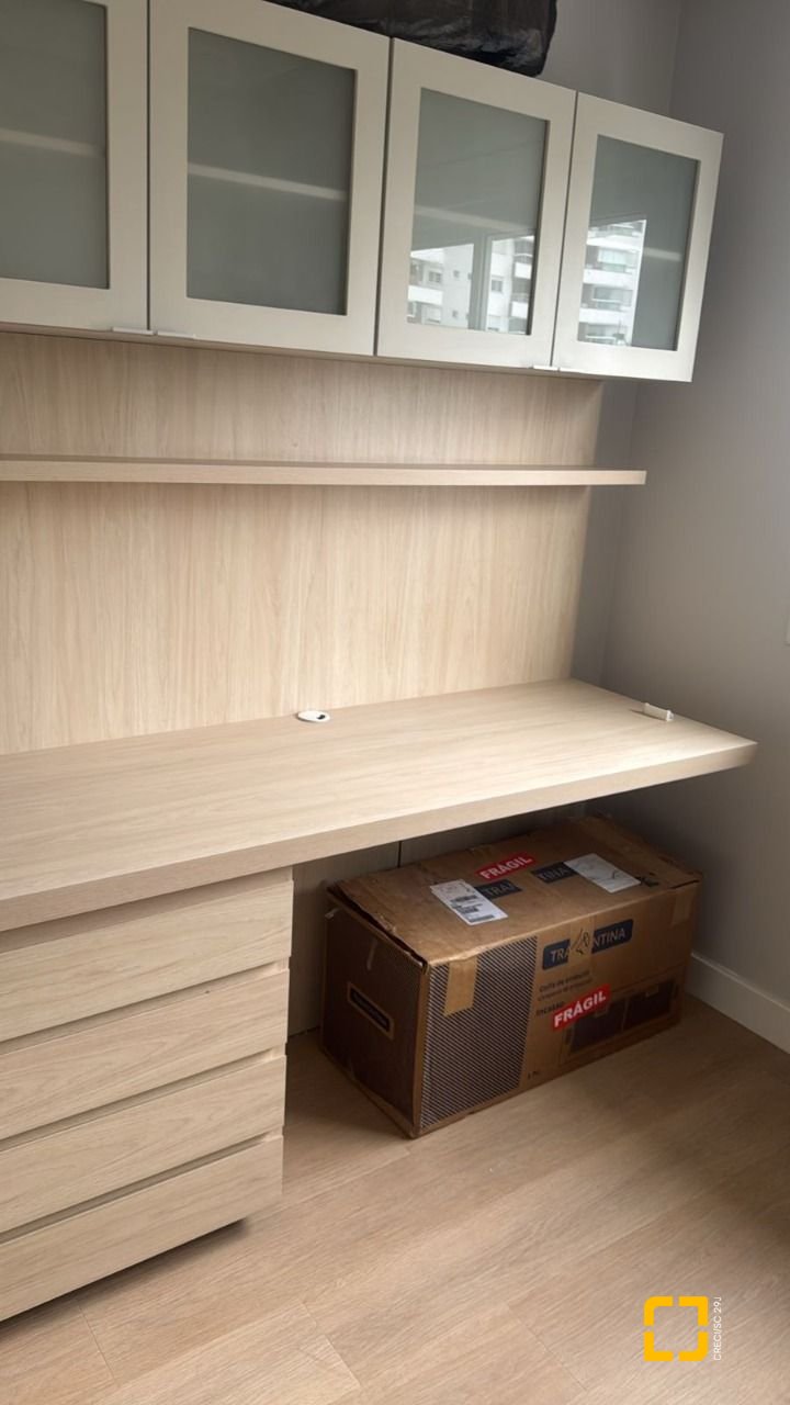 Apartamento com 102m², 4 quartos (sendo 1 suíte), 2 garagens, no bairro Jardim Atlântico em Florianópolis