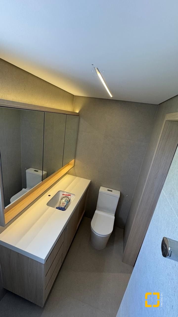 Apartamento com 102m², 4 quartos (sendo 1 suíte), 2 garagens, no bairro Jardim Atlântico em Florianópolis