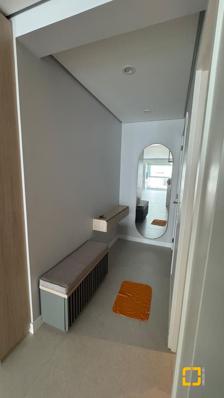 Apartamento com 102m², 4 quartos (sendo 1 suíte), 2 garagens, no bairro Jardim Atlântico em Florianópolis