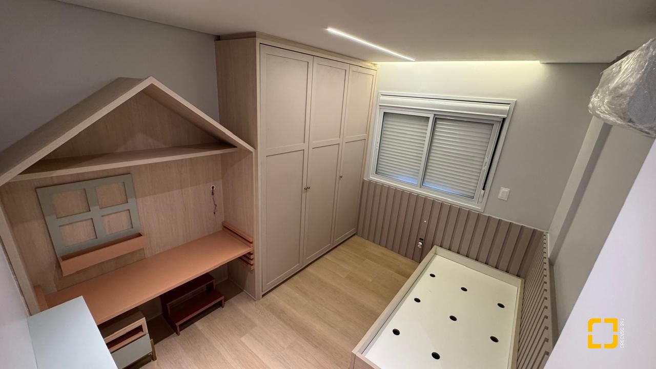 Apartamento com 102m², 4 quartos (sendo 1 suíte), 2 garagens, no bairro Jardim Atlântico em Florianópolis