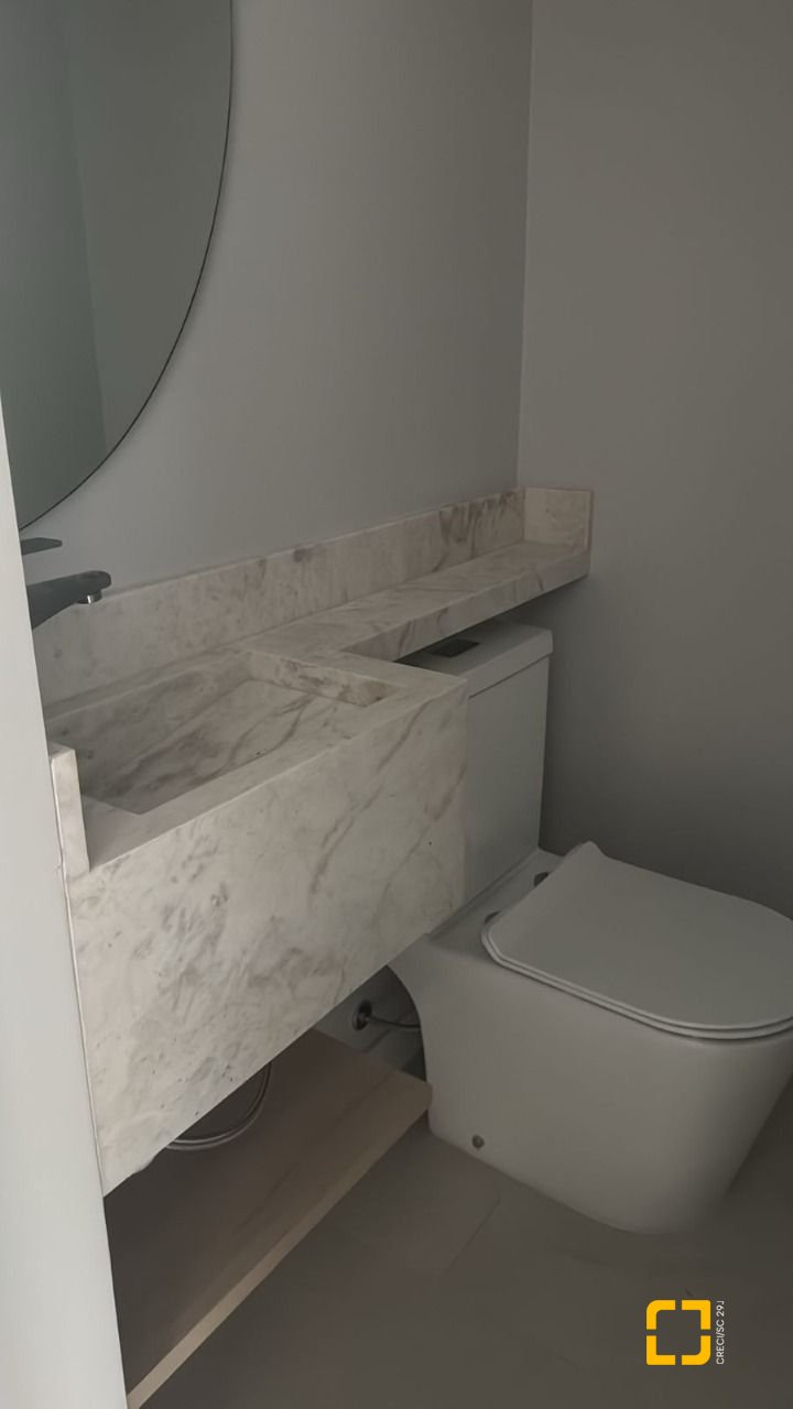 Apartamento com 102m², 4 quartos (sendo 1 suíte), 2 garagens, no bairro Jardim Atlântico em Florianópolis