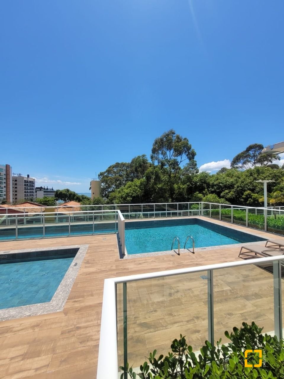 Apartamento com 102m², 4 quartos (sendo 1 suíte), 2 garagens, no bairro Jardim Atlântico em Florianópolis