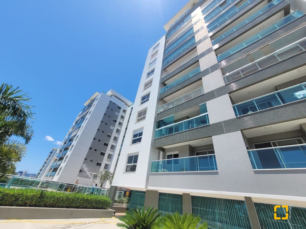 Apartamento com 102m², 4 quartos (sendo 1 suíte), 2 garagens, no bairro Jardim Atlântico em Florianópolis