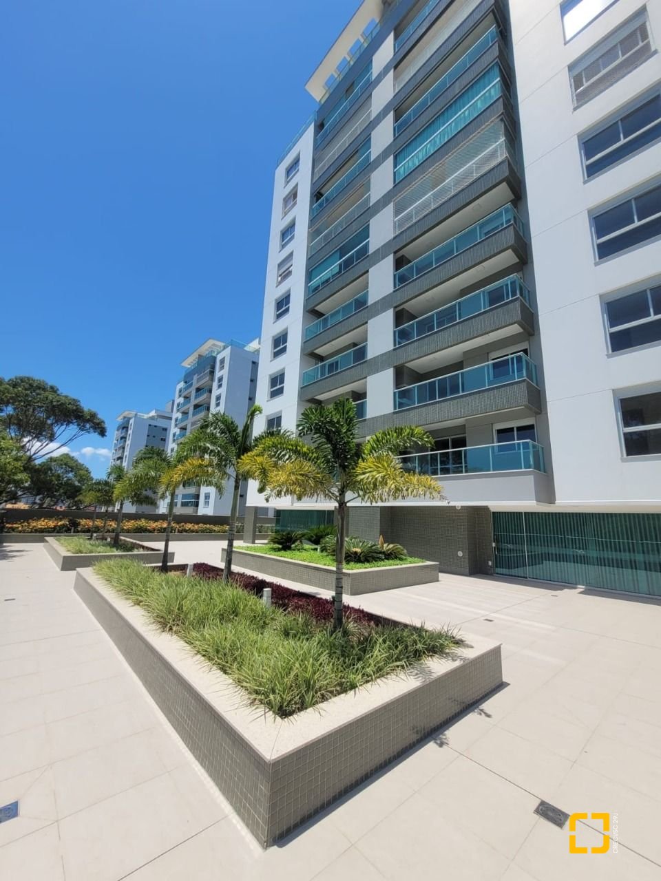 Apartamento com 102m², 4 quartos (sendo 1 suíte), 2 garagens, no bairro Jardim Atlântico em Florianópolis