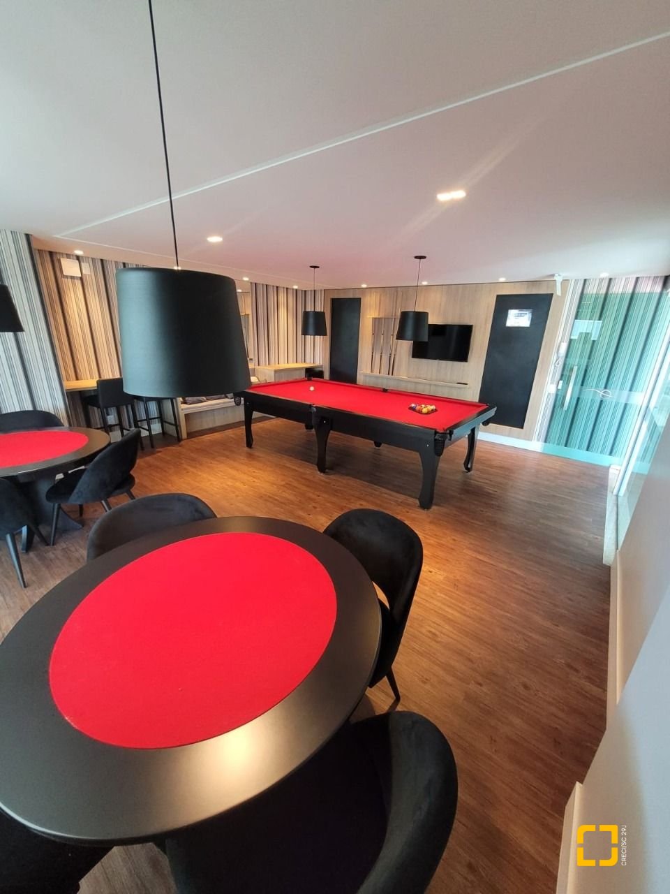 Apartamento com 102m², 4 quartos (sendo 1 suíte), 2 garagens, no bairro Jardim Atlântico em Florianópolis