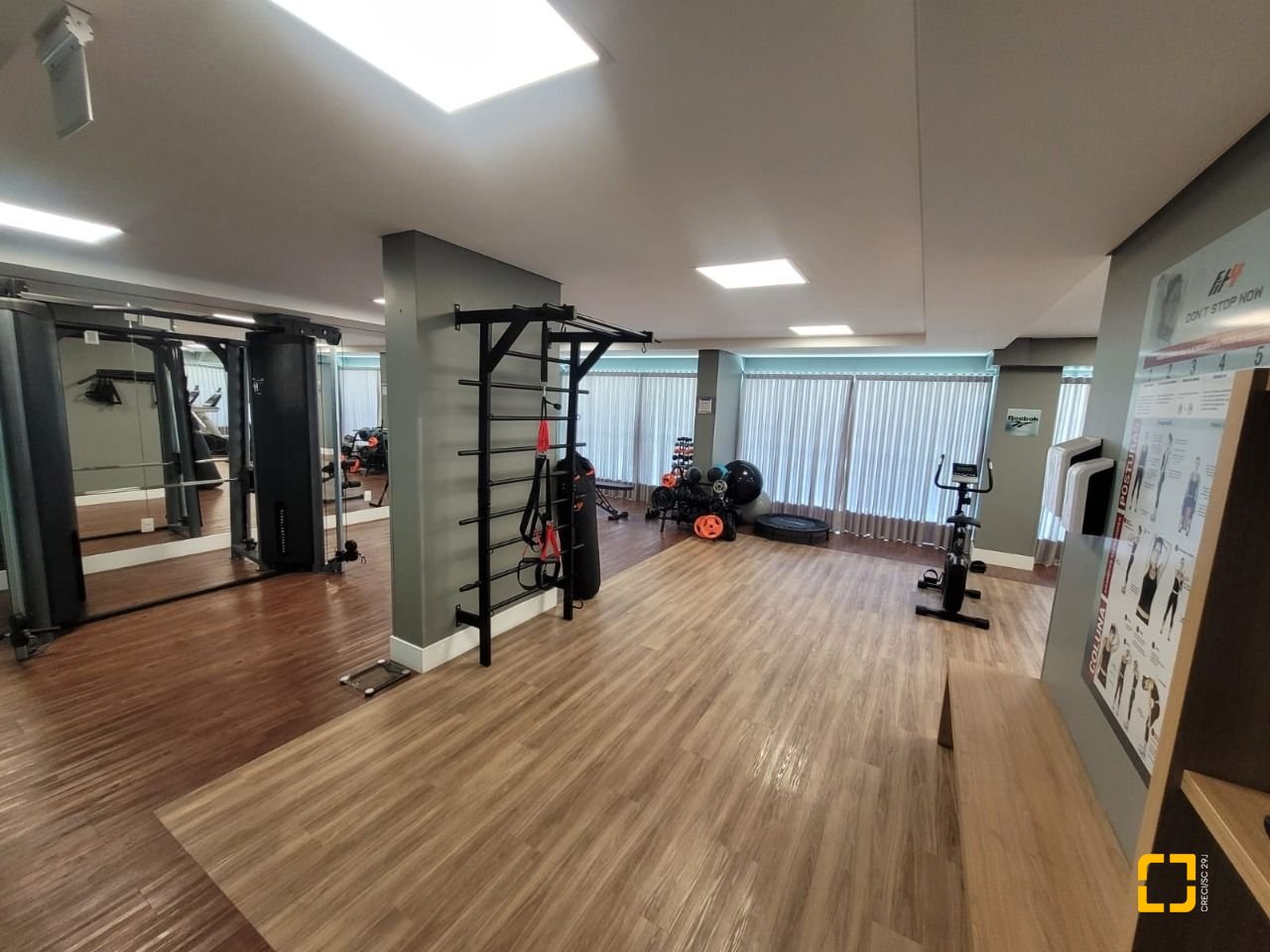 Apartamento com 102m², 4 quartos (sendo 1 suíte), 2 garagens, no bairro Jardim Atlântico em Florianópolis