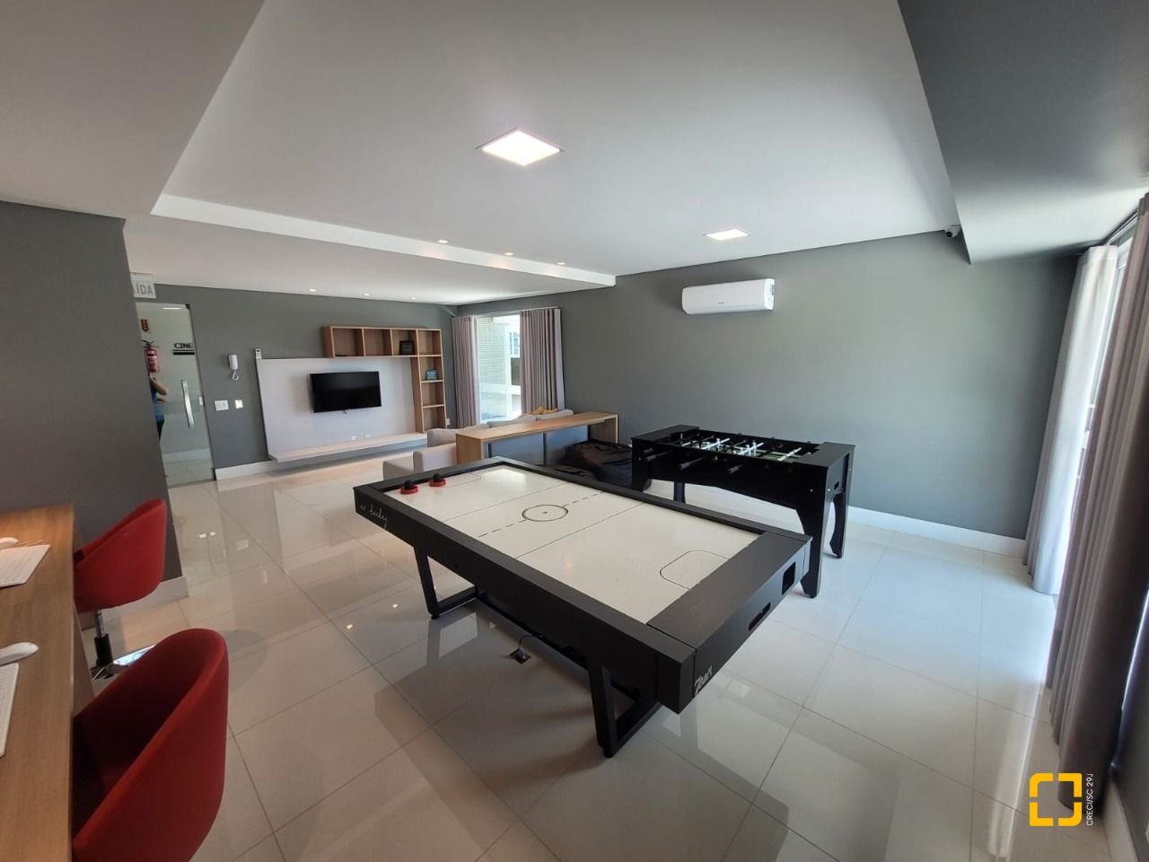 Apartamento com 102m², 4 quartos (sendo 1 suíte), 2 garagens, no bairro Jardim Atlântico em Florianópolis