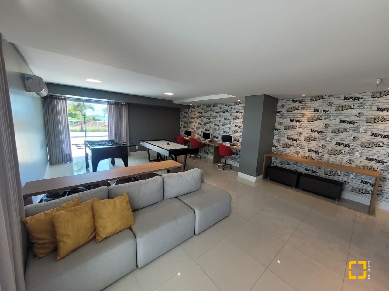 Apartamento com 102m², 4 quartos (sendo 1 suíte), 2 garagens, no bairro Jardim Atlântico em Florianópolis