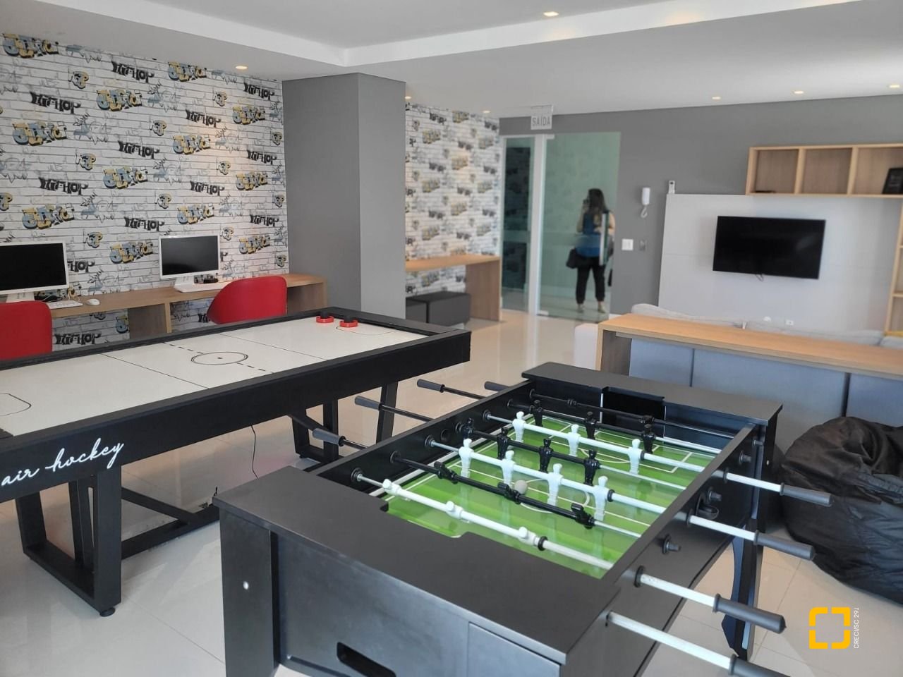 Apartamento com 102m², 4 quartos (sendo 1 suíte), 2 garagens, no bairro Jardim Atlântico em Florianópolis