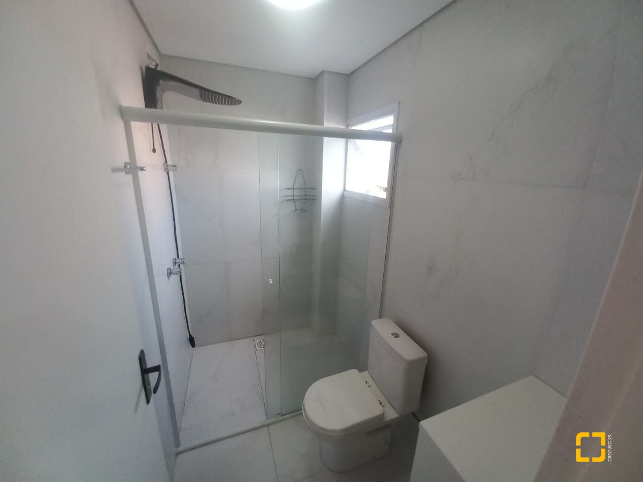 Casa com 158m², 6 quartos (sendo 3 suítes), 2 garagens, no bairro Rio Vermelho em Florianópolis