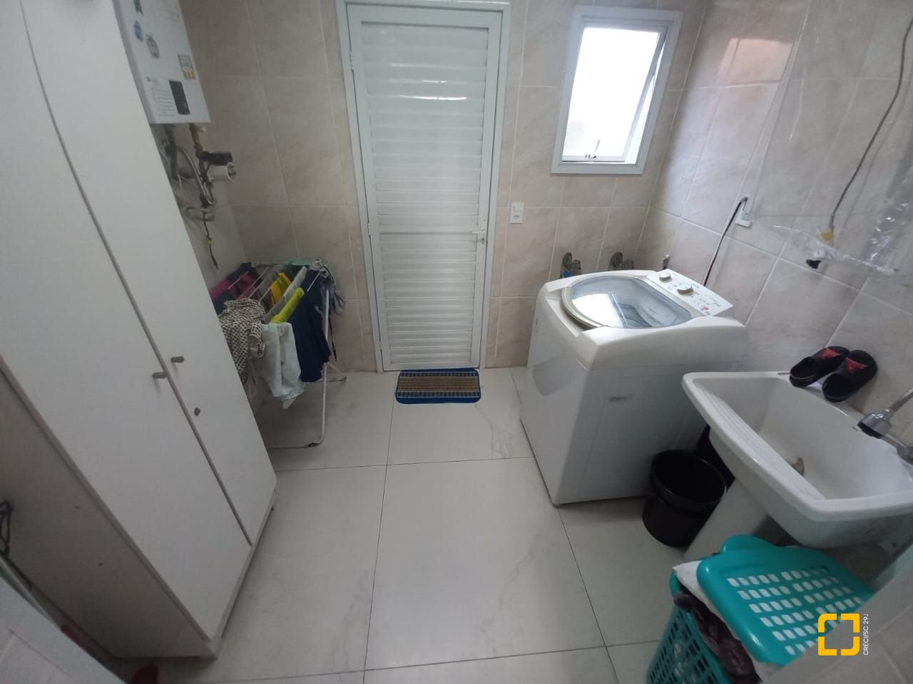 Casa com 158m², 6 quartos (sendo 3 suítes), 2 garagens, no bairro Rio Vermelho em Florianópolis