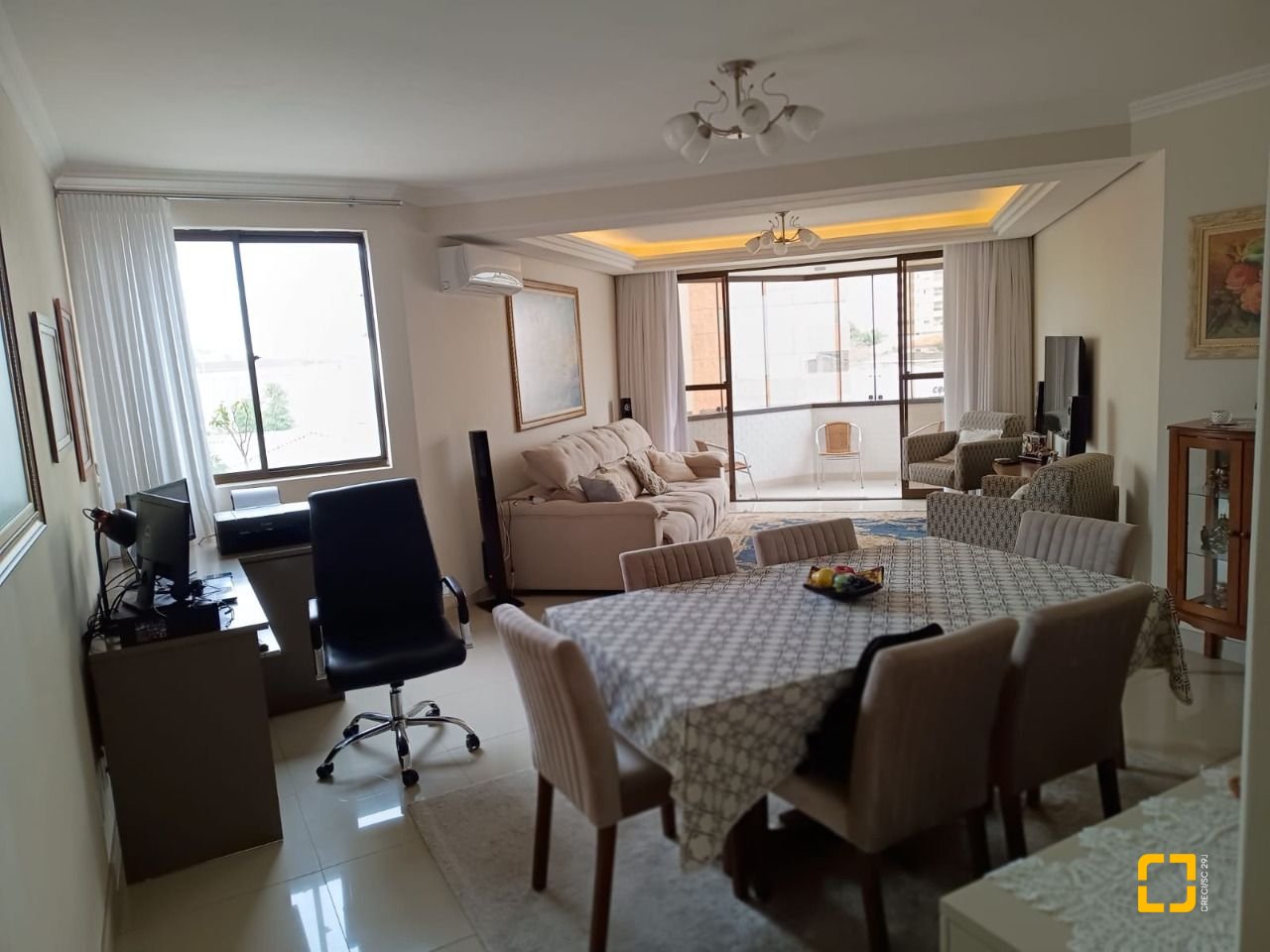 Apartamento com 128m², 4 quartos (sendo 1 suíte), 1 garagem, no bairro Estreito em Florianópolis