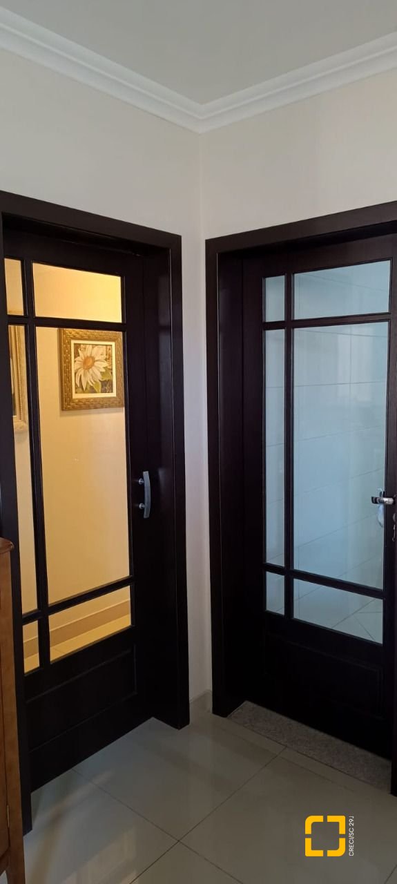 Apartamento com 128m², 4 quartos (sendo 1 suíte), 1 garagem, no bairro Estreito em Florianópolis