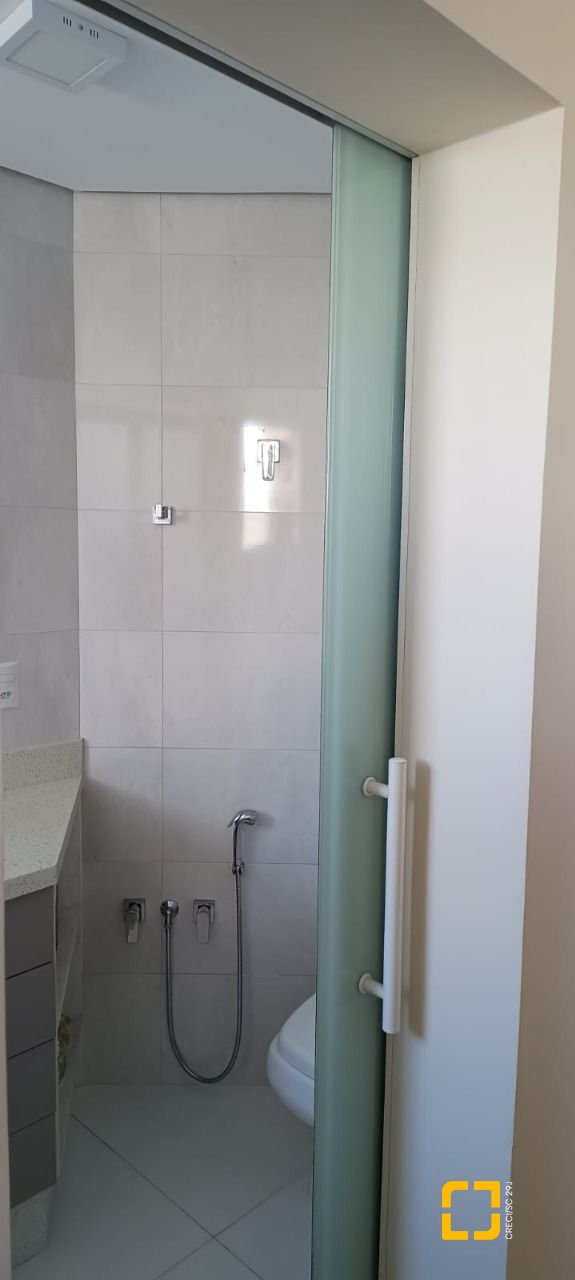 Apartamento com 128m², 4 quartos (sendo 1 suíte), 1 garagem, no bairro Estreito em Florianópolis