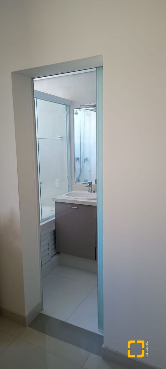 Apartamento com 128m², 4 quartos (sendo 1 suíte), 1 garagem, no bairro Estreito em Florianópolis