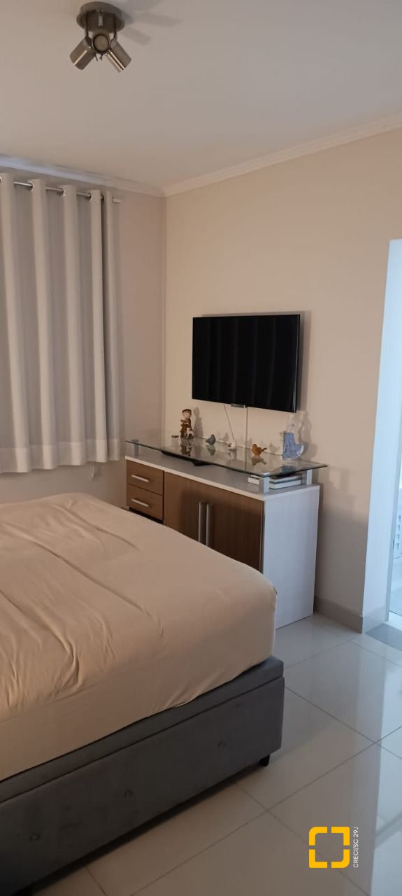 Apartamento com 128m², 4 quartos (sendo 1 suíte), 1 garagem, no bairro Estreito em Florianópolis