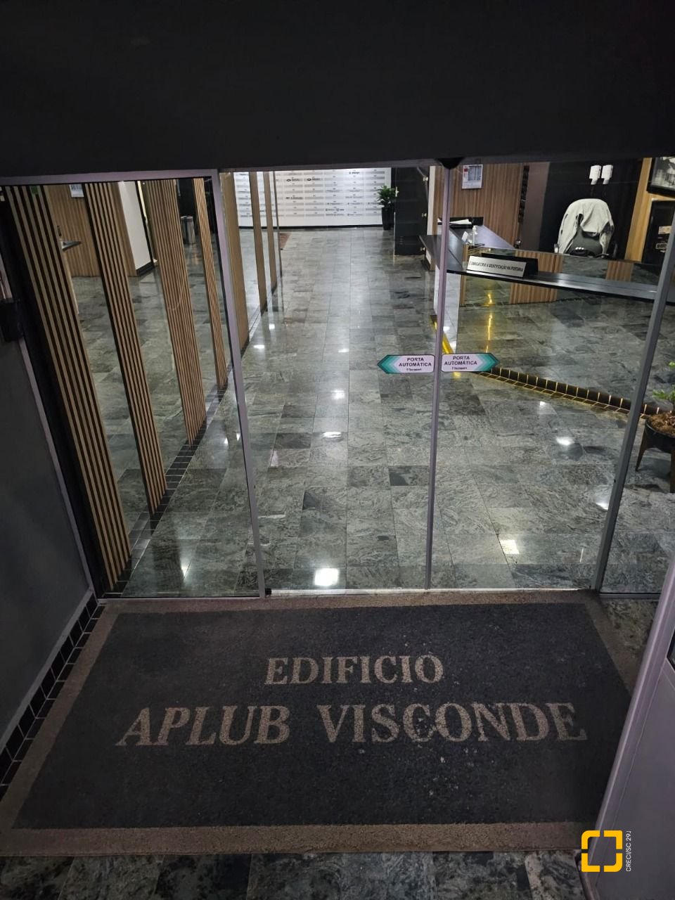 Sala com 37m², no bairro Centro em Florianópolis