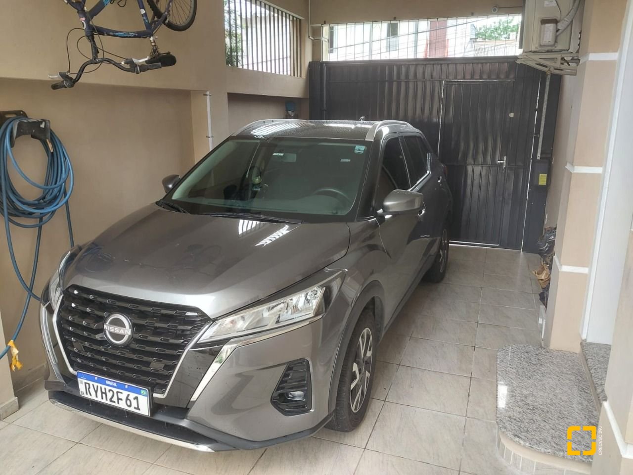 Casa com 295m², 6 quartos (sendo 2 suítes), 3 garagens, no bairro Trindade em Florianópolis