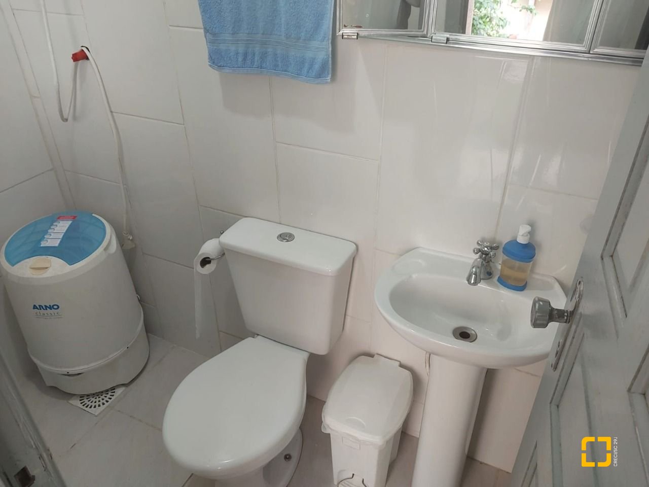 Casa com 295m², 6 quartos (sendo 2 suítes), 3 garagens, no bairro Trindade em Florianópolis