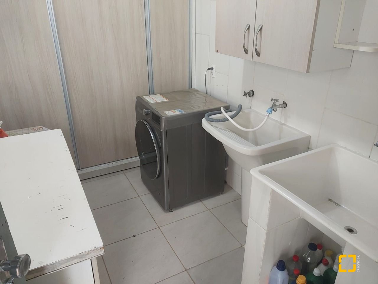Casa com 295m², 6 quartos (sendo 2 suítes), 3 garagens, no bairro Trindade em Florianópolis