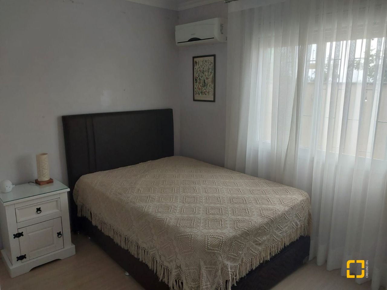 Casa com 295m², 6 quartos (sendo 2 suítes), 3 garagens, no bairro Trindade em Florianópolis