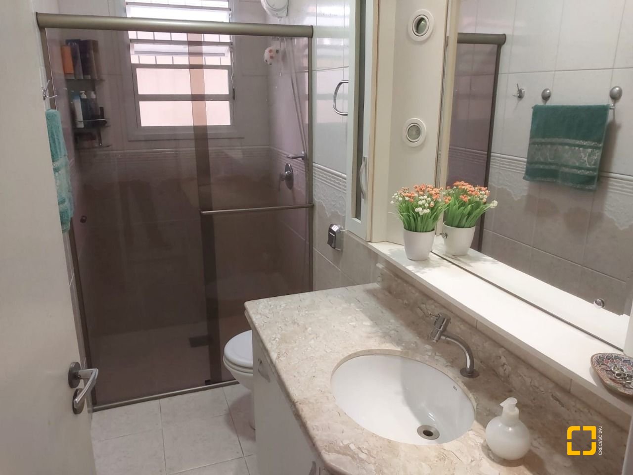 Casa com 295m², 6 quartos (sendo 2 suítes), 3 garagens, no bairro Trindade em Florianópolis
