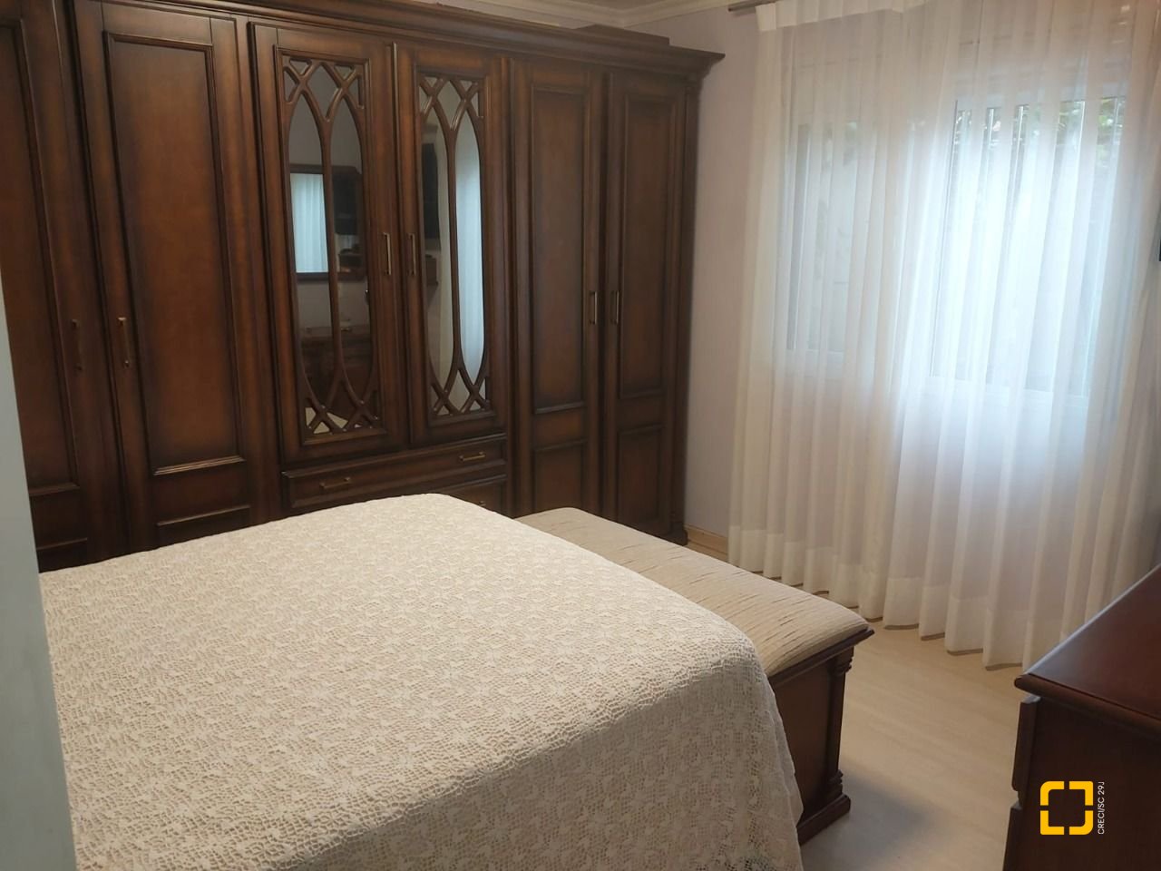 Casa com 295m², 6 quartos (sendo 2 suítes), 3 garagens, no bairro Trindade em Florianópolis