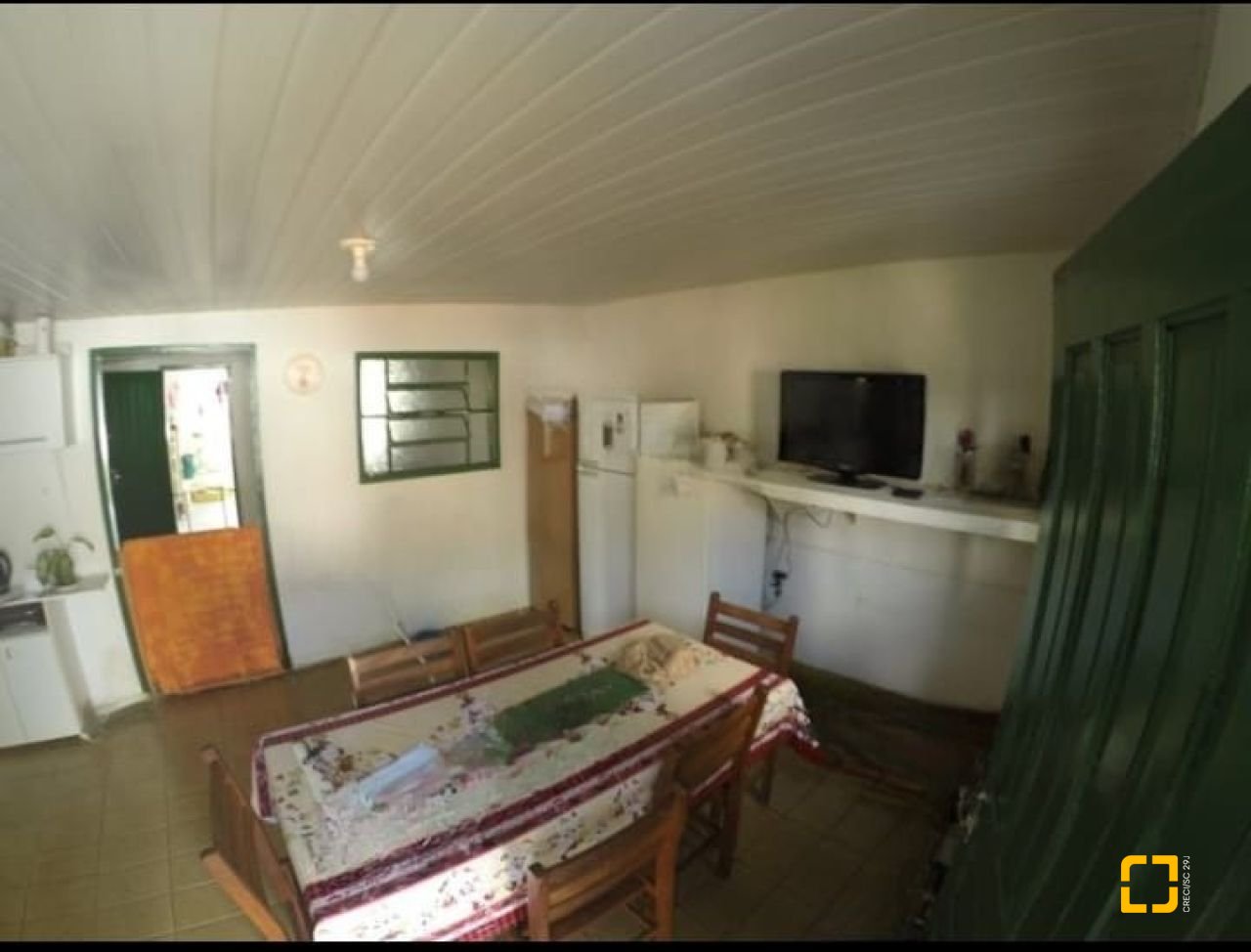 Casa com 110m², 4 quartos (sendo 1 suíte), 2 garagens, no bairro Forquilhinhas em São José