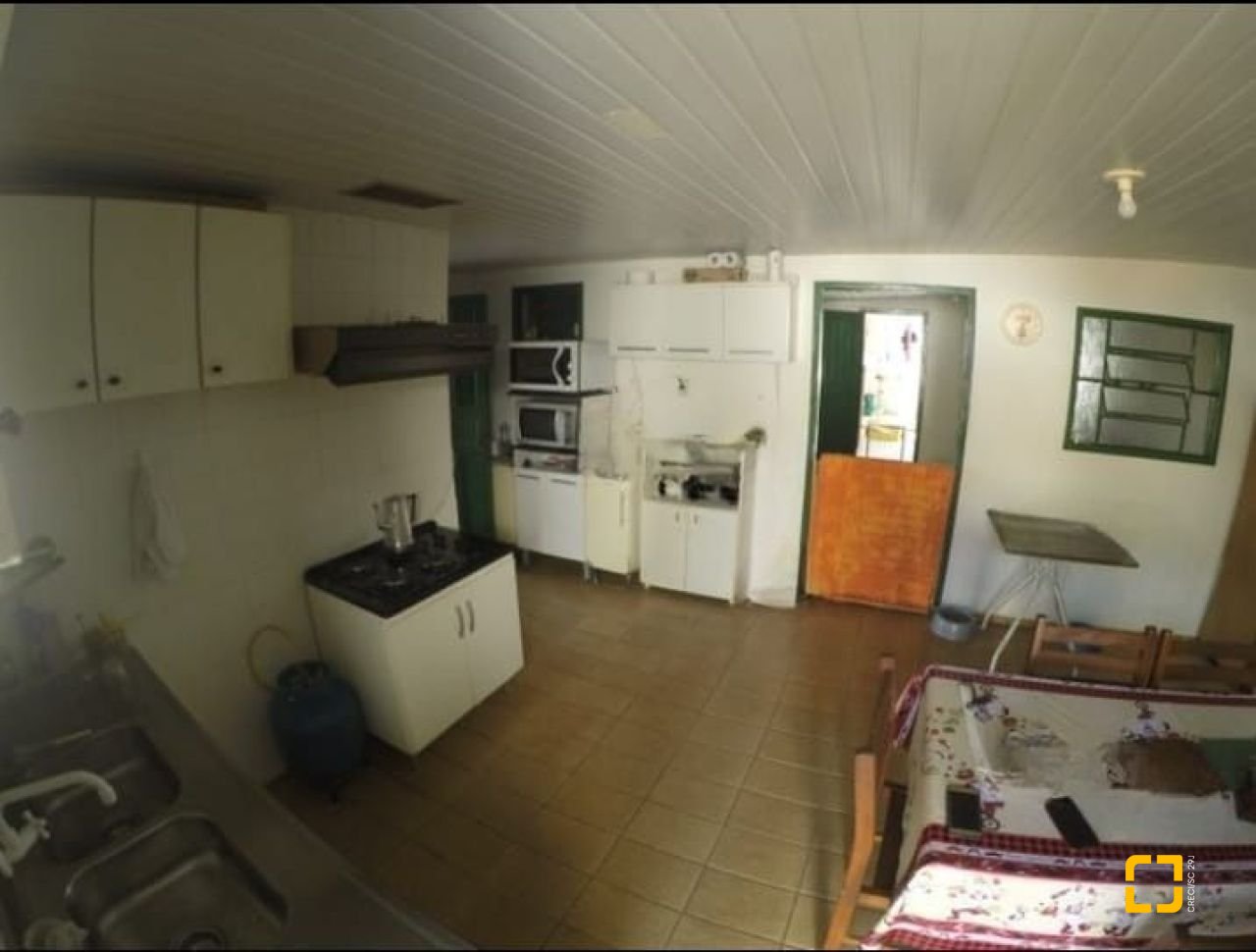 Casa com 110m², 4 quartos (sendo 1 suíte), 2 garagens, no bairro Forquilhinhas em São José