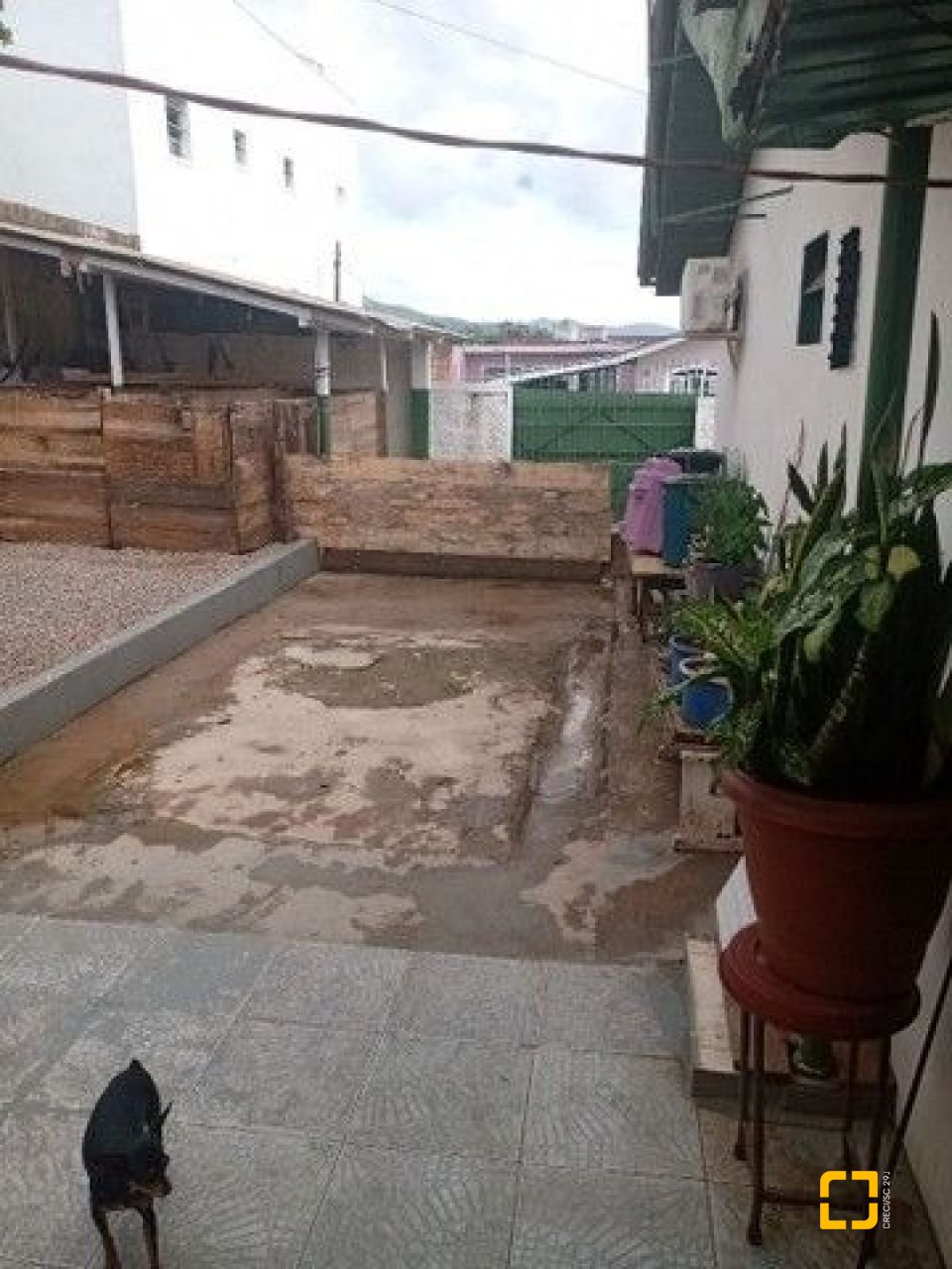 Casa com 110m², 4 quartos (sendo 1 suíte), 2 garagens, no bairro Forquilhinhas em São José