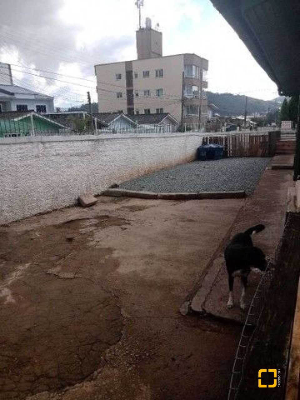 Casa com 110m², 4 quartos (sendo 1 suíte), 2 garagens, no bairro Forquilhinhas em São José