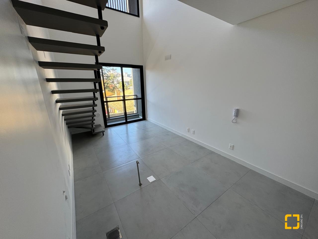 Loft com 44m², 1 quarto (sendo 1 suíte), 1 garagem, no bairro Novo Campeche em Florianópolis